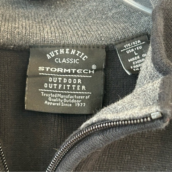 Black and Gray Zip Up Sweater Cozy and Classic - Picture 4 of 9